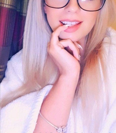 littlemissconnie haut modèle photos