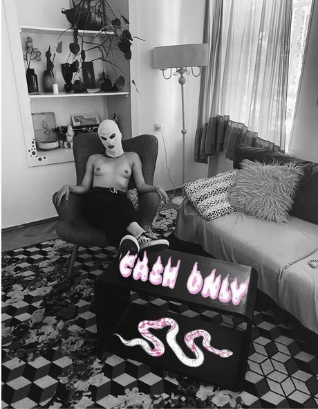 onlysukiclub free actrice de grande qualité des photos