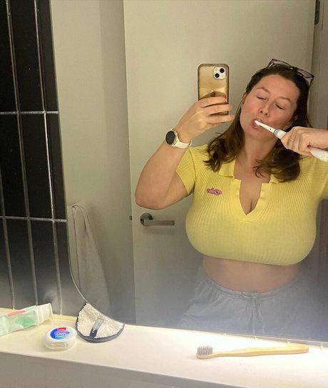 SliceOfSalami jolie étoile galeries