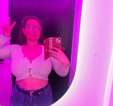 SliceOfSalami star exclusive img