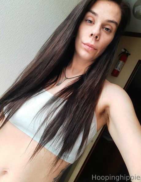 hoopinghippie23 pornstar image