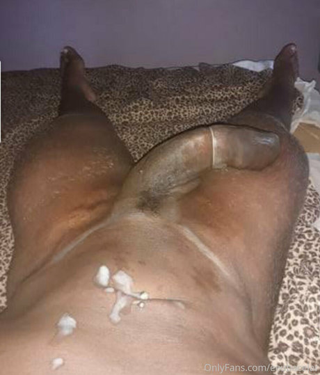 milf asiática onlyfans arriba archivo