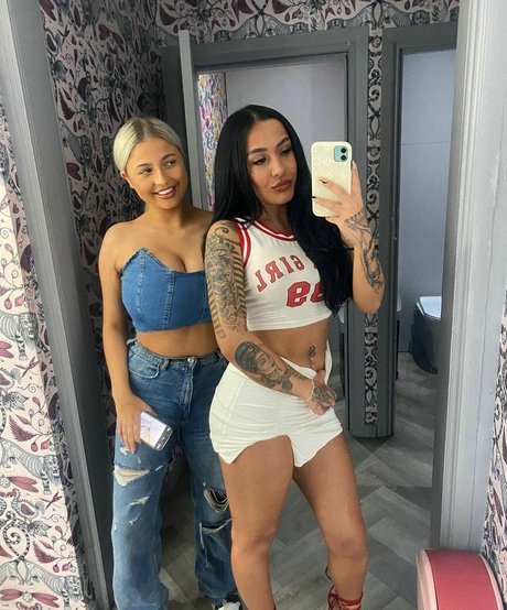 Elizabeth Taylor estrella desnuda galería