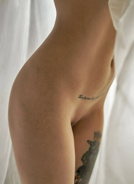 Zeynep Renda model pornographic picture