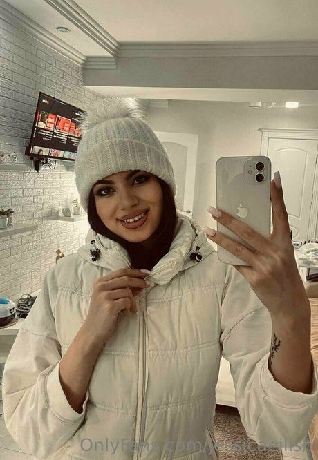 jessicaeilish nude actress gallery