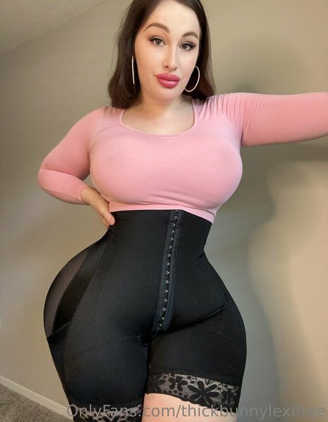 thickbunnylexifree estrella del arte foto