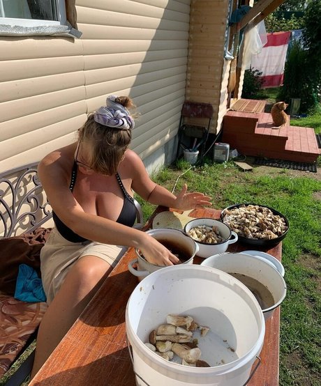 Veronika Ivanova étoile gratuite archive