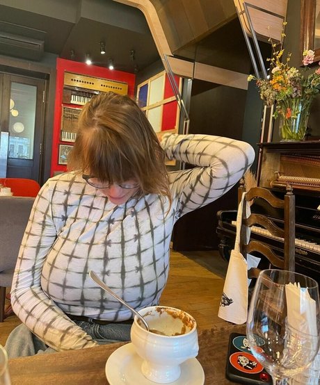 Veronika Ivanova estrella adulta foto