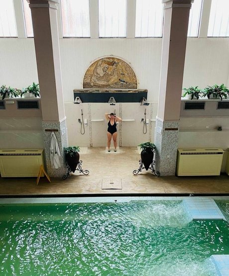 Veronika Ivanova nus de stars du porno image