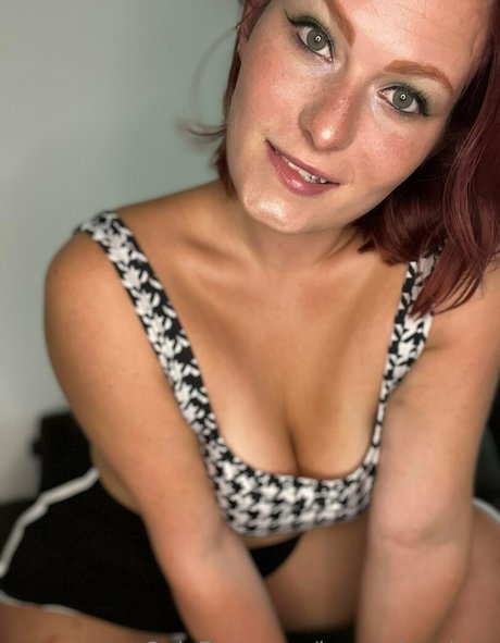 Mamá rubia onlyfans arriba gratis foto