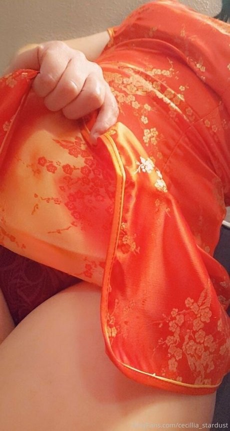 Cecillia Stardust modelo desnuda imagen