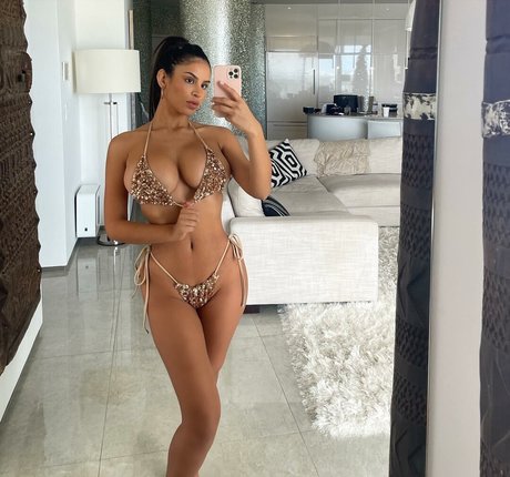 Briannagova modèle exclusif img