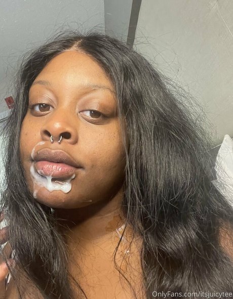 itsjuicytee actrice parfaite photos