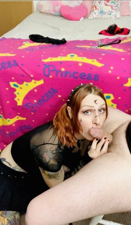 cutie succubus estrella desnuda galería