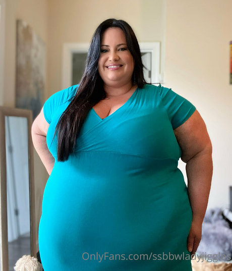 ssbbwladyjiggles nude star gallery
