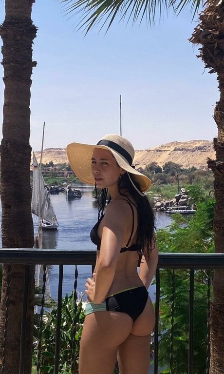 Charlie Danger modelo desnuda galerías