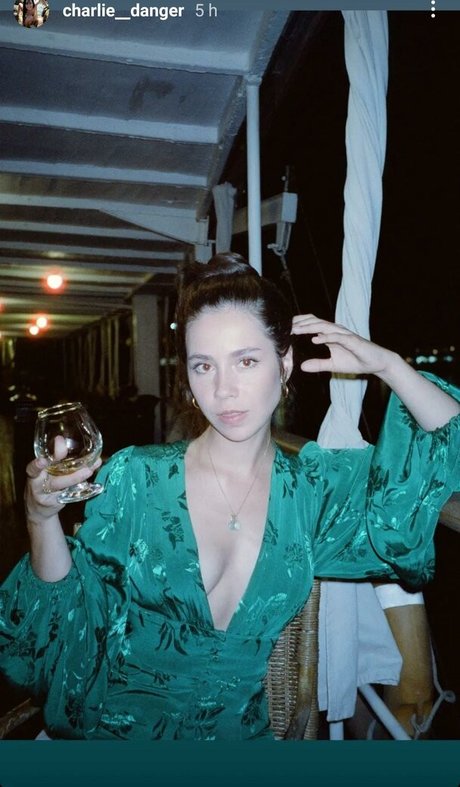 Charlie Danger star du porno gratuite collection