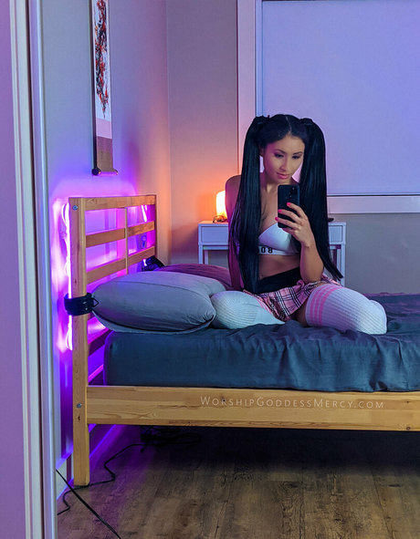 worshipgoddessmercy haut de star du porno des photos