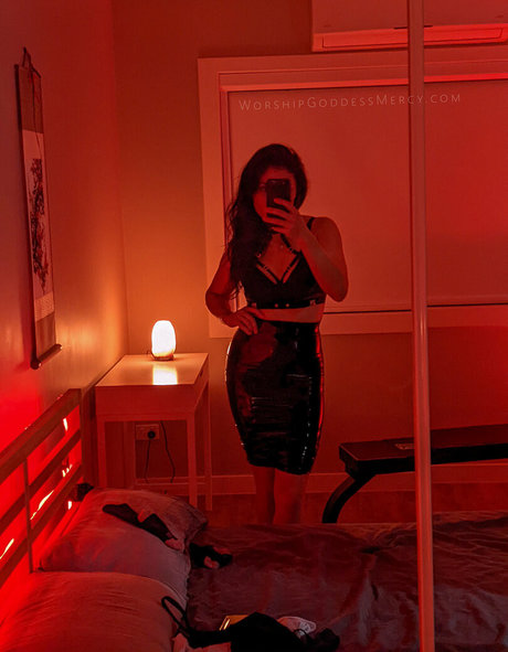 worshipgoddessmercy étoile adulte photos