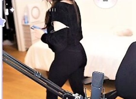 lolnatsumiii modelo hd archivo