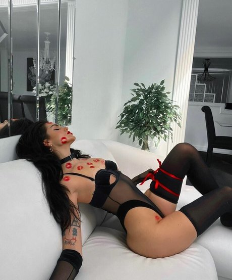 autumngravesz modelo de arte galería