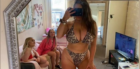 Tiffany Harrison modelo sexual galerías