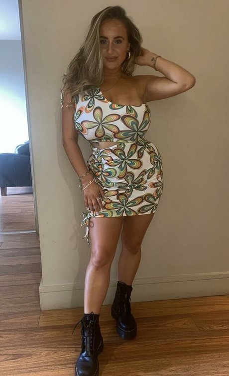 Tiffany Harrison modèle sexy images