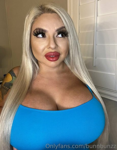 bunnbunzz modelo desnudos galerías