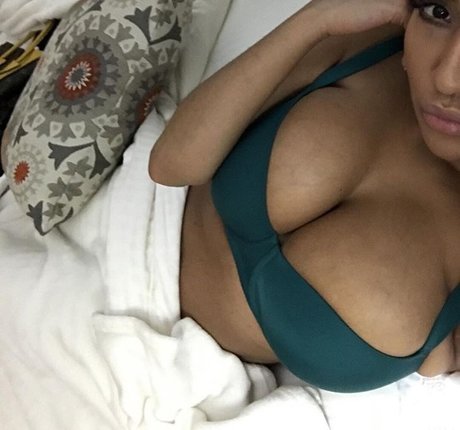 ShayLiving star du porno img