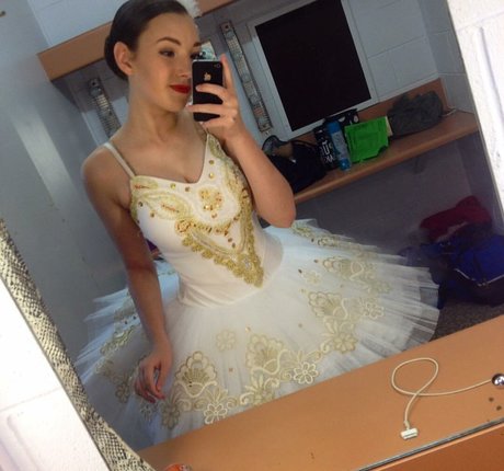 Molly Shield actriz porno galerías