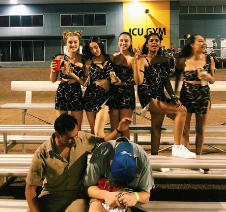 Molly Shield art de star du porno images