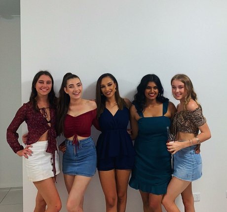 Molly Shield estrella agradable galerías