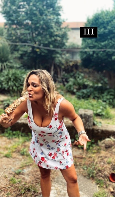 Acronopia modelo atractivo fotos