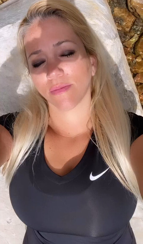 Nicolle A estrella porno de alta calidad imagen