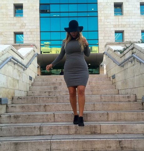 Nicolle A estrella superior galería