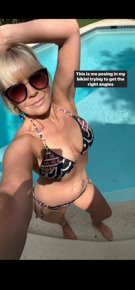 Suzanne Shaw model nude images