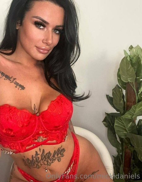 mickidaniels estrella porno xxx archivo