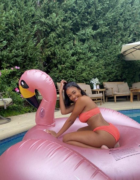 cocobutterbaby modelo desnudo archivo