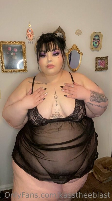 kasstheeblast estrella caliente galerías