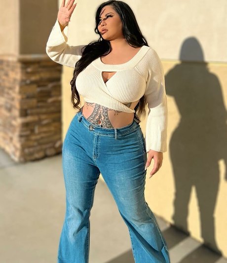 Mizuki Brown actriz desnuda imagen