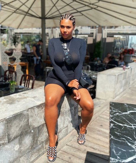 Chanelle Mauricette modèle porno collection