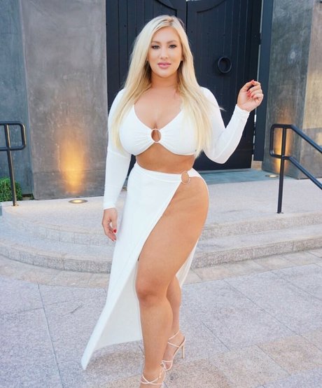 Taya Christian estrella hermosa fotos