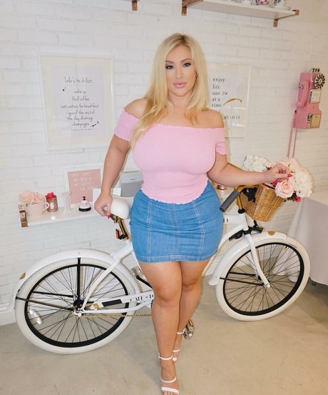 Taya Christian star du porno de haute qualité img