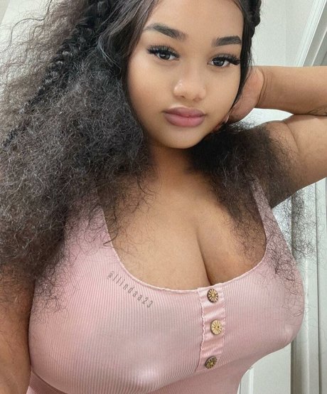 goddess07 estrella porno atractiva foto