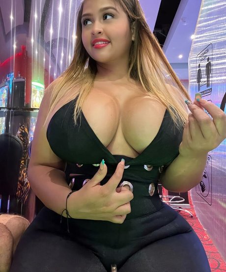 Greicy Mariana belle étoile galeries