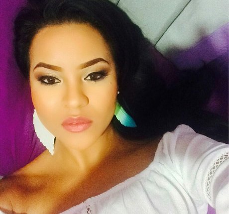 Toni Salina Chee Young bonita estrella porno imágenes