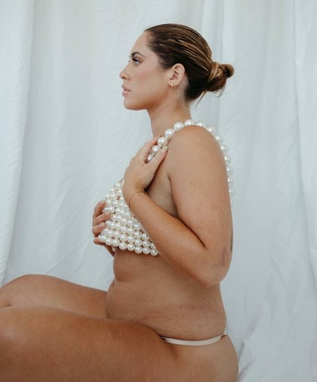 Ariella Nyssa estrella erótica imagen