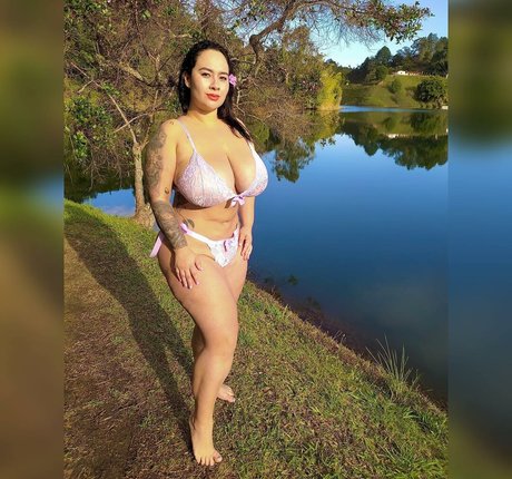 Blaalz actriz atractiva archivo