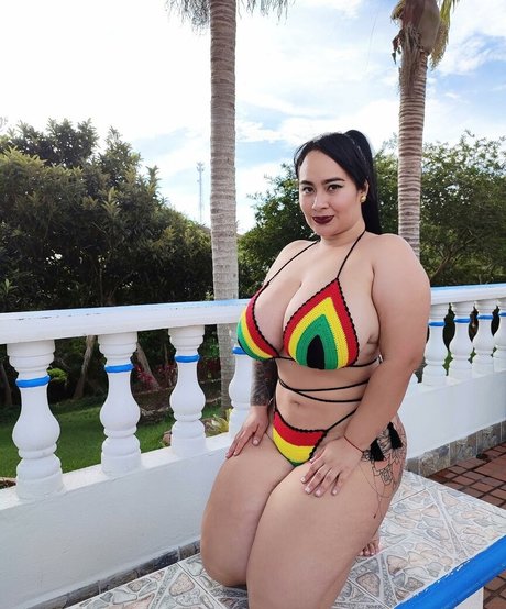 Blaalz modelo caliente archivo