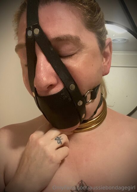 aussiebondagegirl modelo erótico archivo